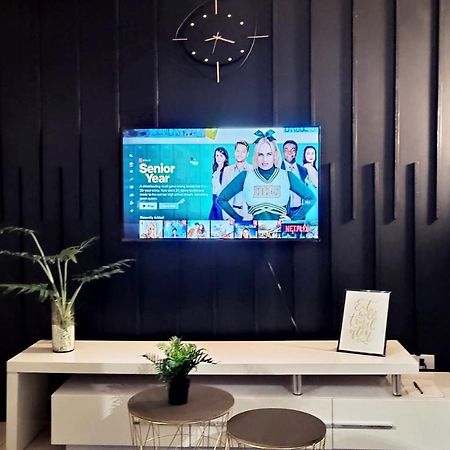Resort Living Condominium Unit In Metro Manila Bagian luar foto